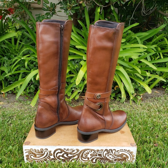 Gorgeous David Tate x Nordstrom Italian-Made Cognac Leather Boots - Picture 6 of 9